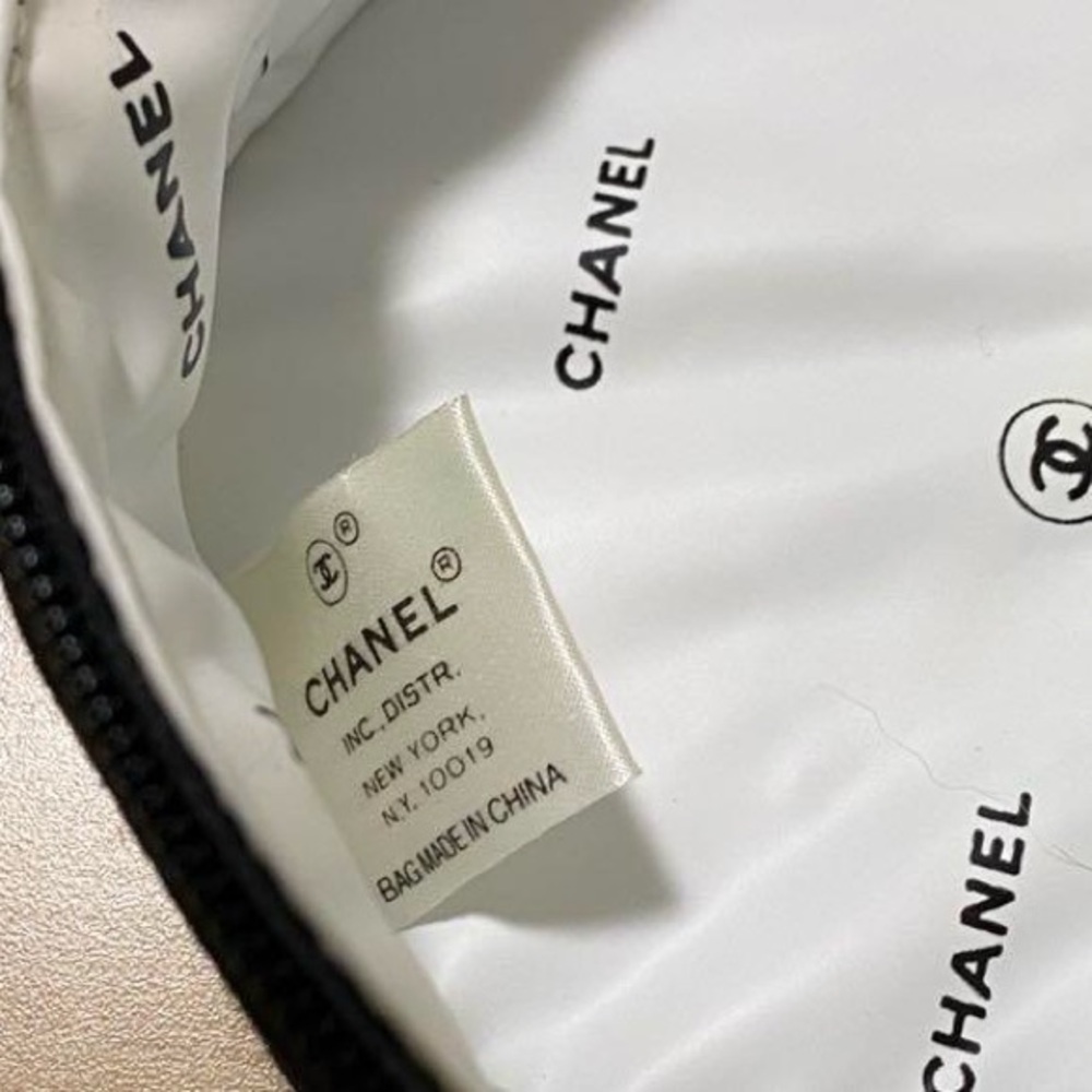 Chanel Black Cosmetic Pouch ☆ Rare ☆ Vintage CHANEL Cosmetic Pouch - Picture 10 of 10